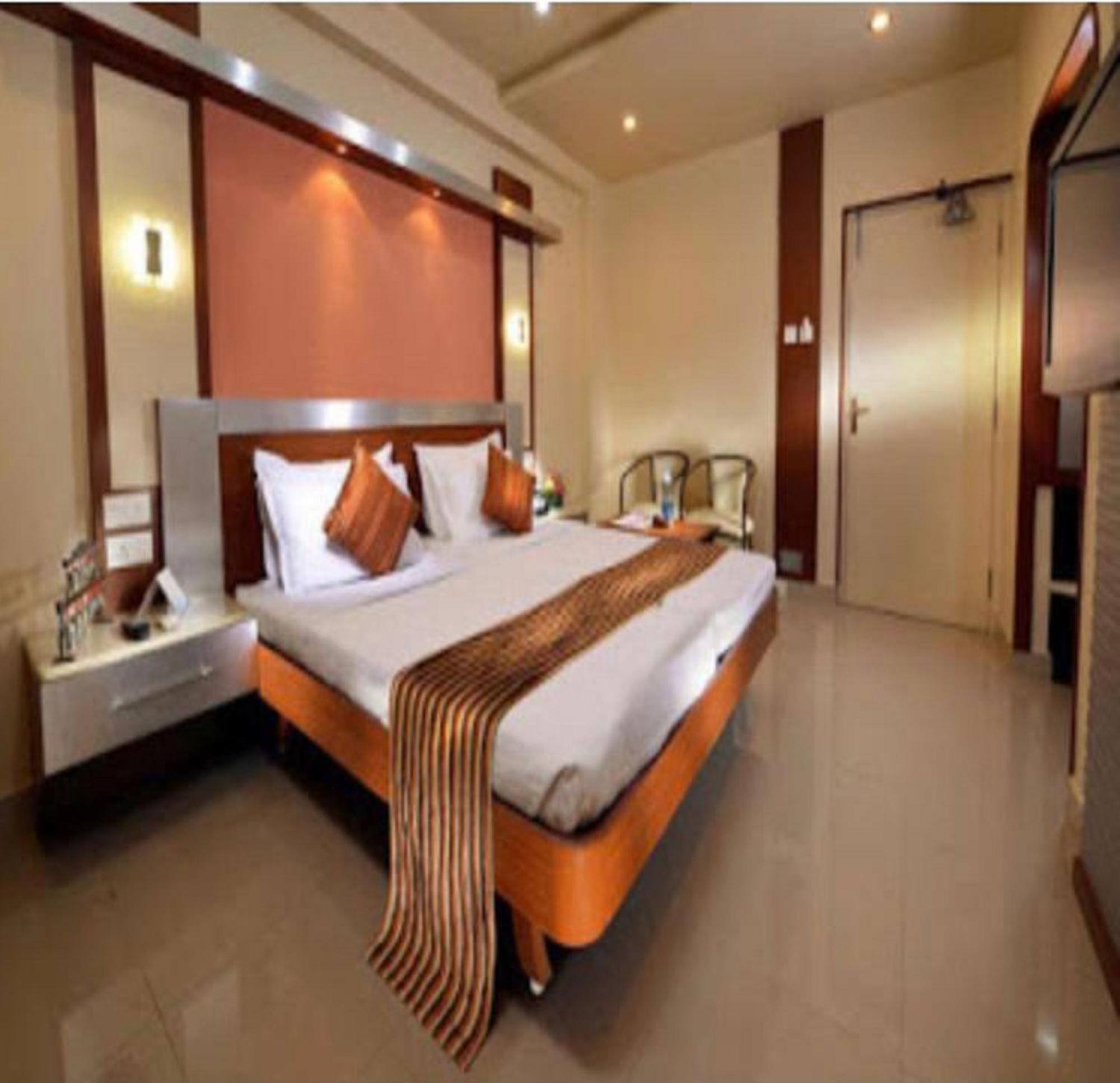 Navaratna Delight Coimbatore Exterior photo